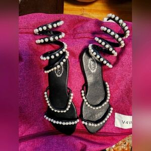 Elegant Black Pearl-Embellished Women's Sandals